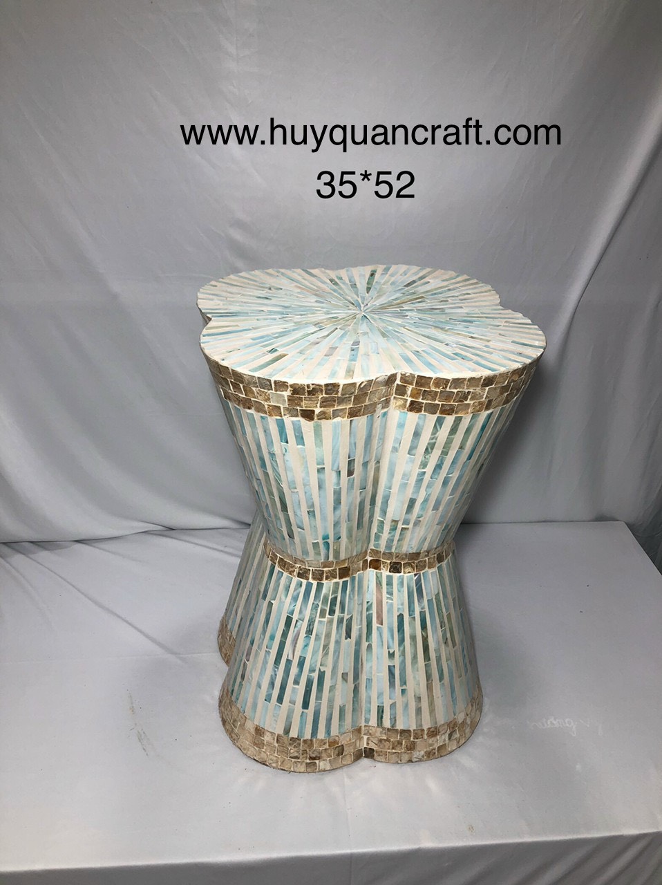 HQ12524 Mother of pearl lacquer stool